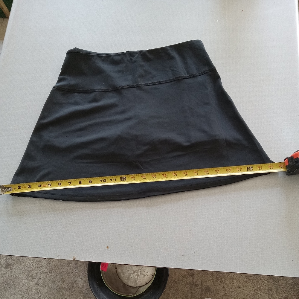 Short black skirt box14